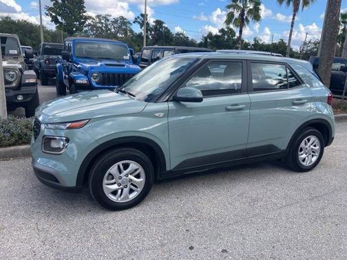 2025 Hyundai VENUE SE