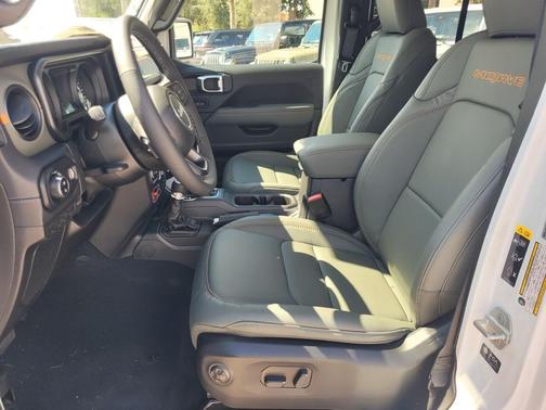 2025 Jeep Gladiator Mojave
