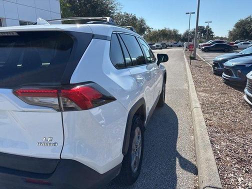 2022 Toyota RAV4 Hybrid LE