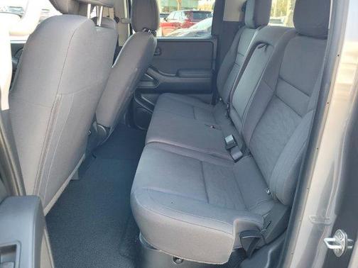 2022 Nissan Frontier S