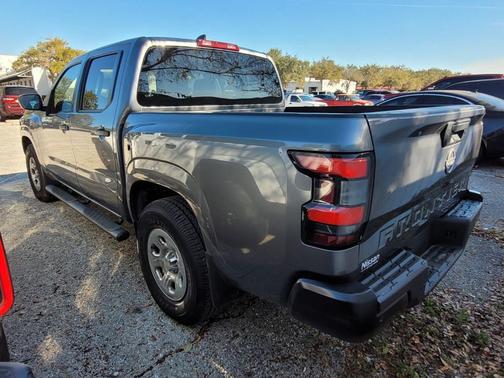 2022 Nissan Frontier S