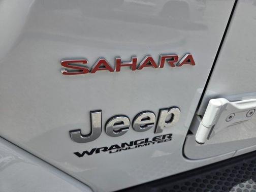 Bright White Clearcoat 2020 Jeep Wrangler Unlimited Sahara