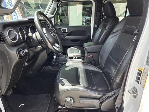 Bright White Clearcoat 2020 Jeep Wrangler Unlimited Sahara