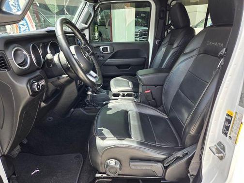 Bright White Clearcoat 2020 Jeep Wrangler Unlimited Sahara