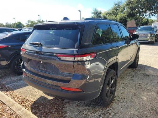2024 Jeep Grand Cherokee Laredo