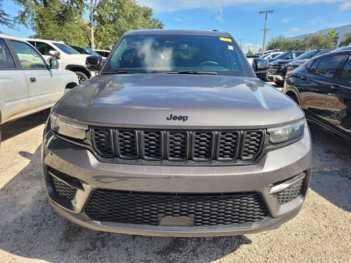 2024 Jeep Grand Cherokee Laredo