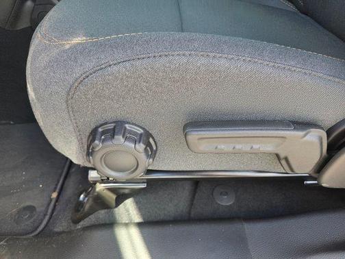 Granite Crystal Clearcoat Metallic 2026 Jeep Gladiator Sport