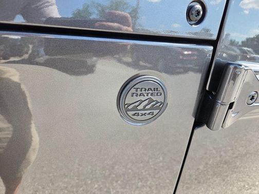 Granite Crystal Clearcoat Metallic 2026 Jeep Gladiator Sport