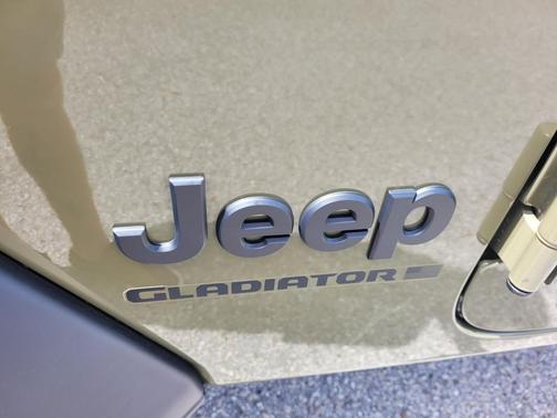 2025 Jeep Gladiator Sport