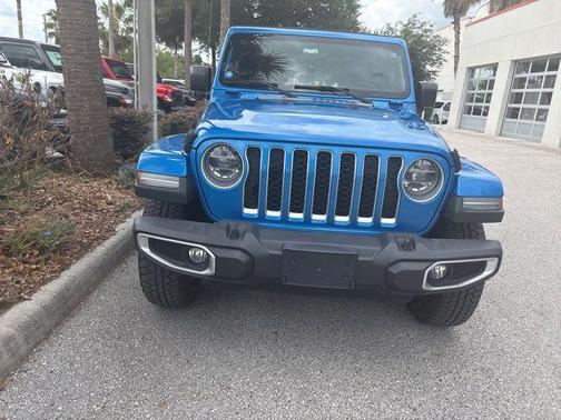 Hydro Blue Pearlcoat 2021 Jeep Gladiator Overland