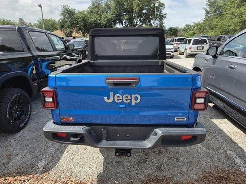 Hydro Blue Pearlcoat 2021 Jeep Gladiator Overland