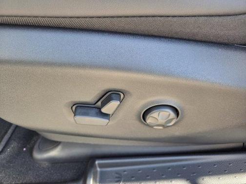 Silver Mist Clearcoat 2026 Chrysler Pacifica Select