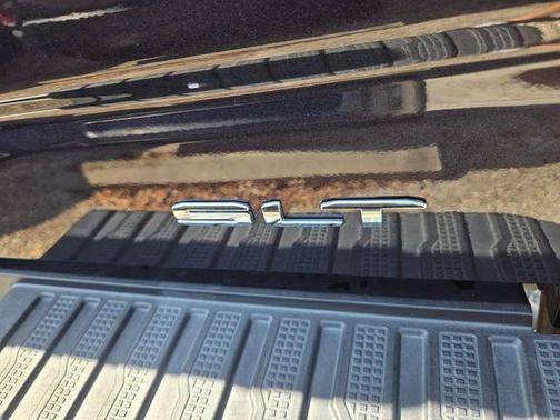 Titanium Rush Metallic 2023 GMC Sierra 1500 SLT