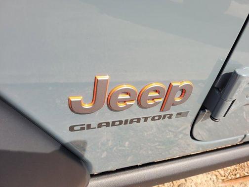 2025 Jeep Gladiator Mojave