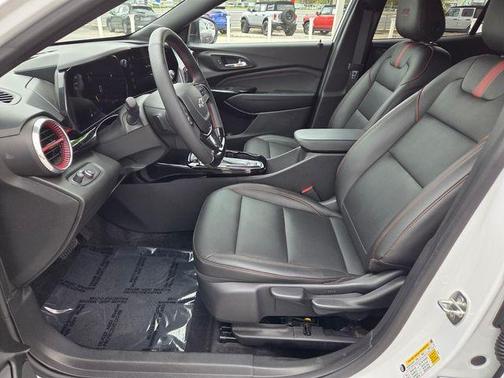 Summit White 2024 Chevrolet Trax 2RS