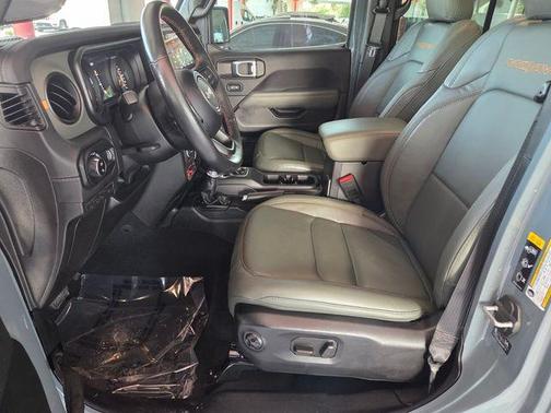 Anvil Clearcoat 2024 Jeep Gladiator Mojave