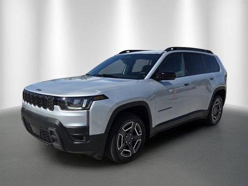 Silver Zynith Clearcoat 2026 Jeep Cherokee LAREDO/LIMITED
