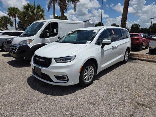 Bright White Clearcoat 2023 Chrysler Pacifica Touring-L