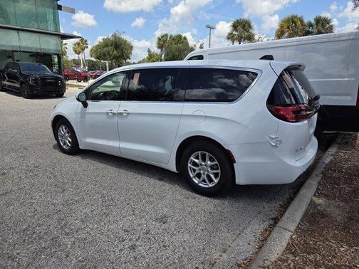 Bright White Clearcoat 2023 Chrysler Pacifica Touring-L