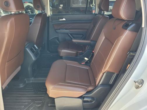 2022 Volkswagen Atlas 2.0T SE w/Technology