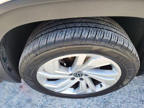 2022 Volkswagen Atlas 2.0T SE w/Technology