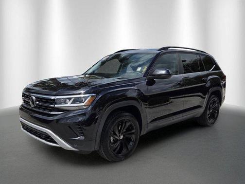 Deep Black Pearl Effect 2022 Volkswagen Atlas 3.6L SE w/Technology