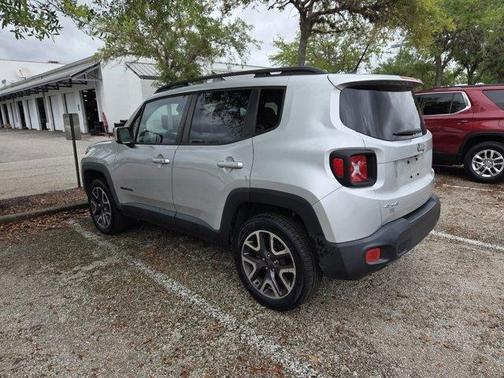Glacier Metallic 2016 Jeep Renegade Latitude