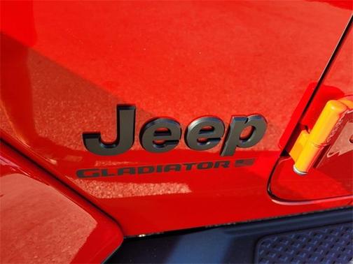 2025 Jeep Gladiator Sport