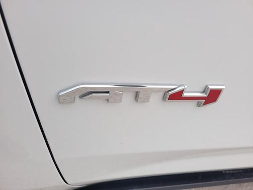 2024 GMC Yukon XL AT4