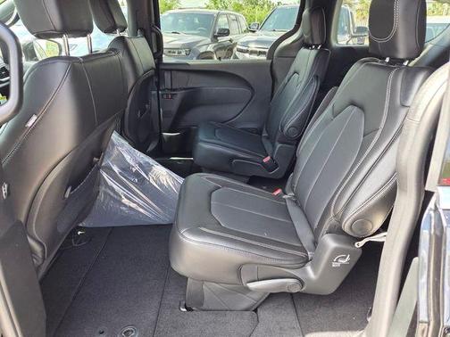 Diamond Black 2026 Chrysler Voyager LX