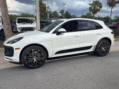 White 2024 Porsche Macan