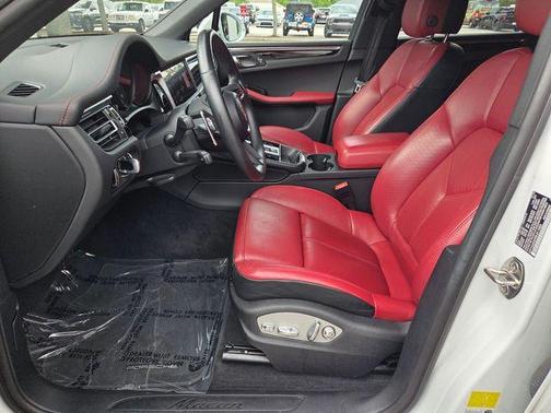 White 2024 Porsche Macan