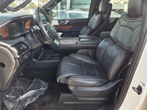 2022 Lincoln Navigator L Black Label