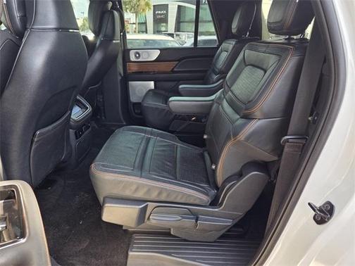 2022 Lincoln Navigator L Black Label