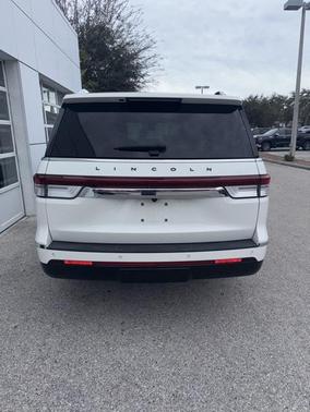 2022 Lincoln Navigator L Black Label