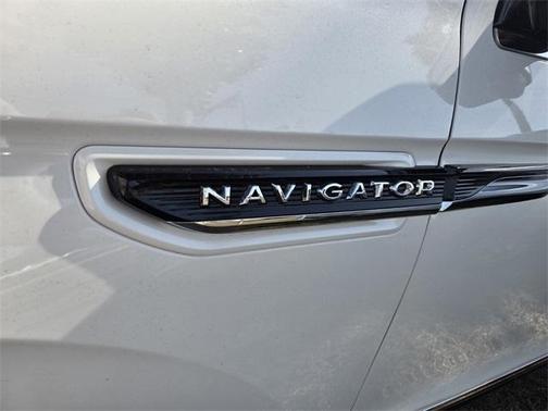 2022 Lincoln Navigator L Black Label