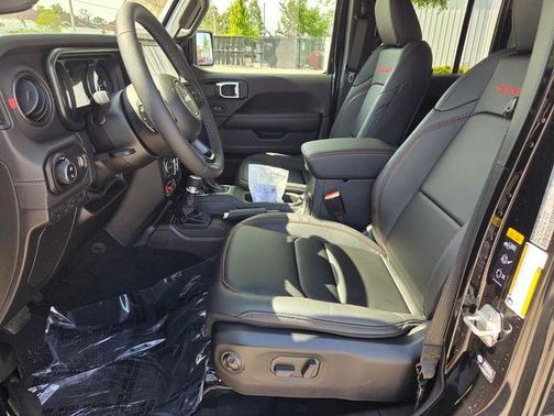Black Clearcoat 2026 Jeep Gladiator Rubicon