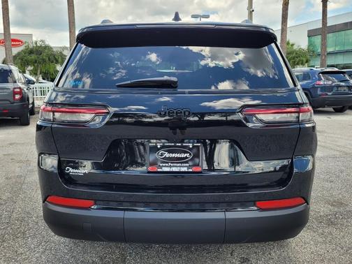 2025 Jeep Grand Cherokee L Laredo