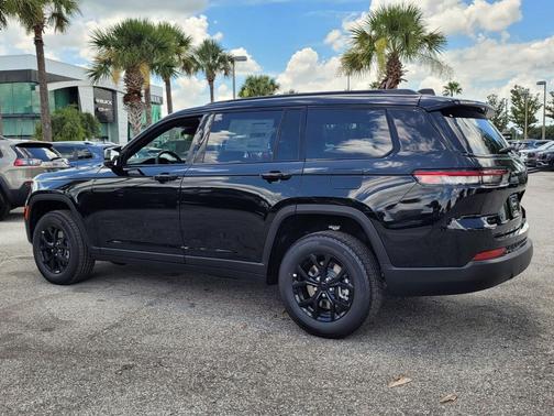 2025 Jeep Grand Cherokee L Laredo