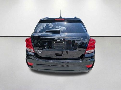 Mosaic Black Metallic 2021 Chevrolet Trax LT