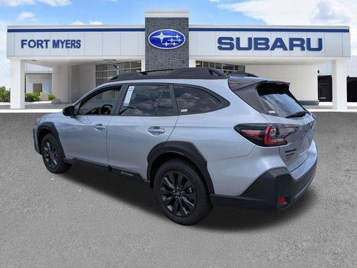 Ice Silver Metallic 2025 Subaru Outback Onyx Edition XT