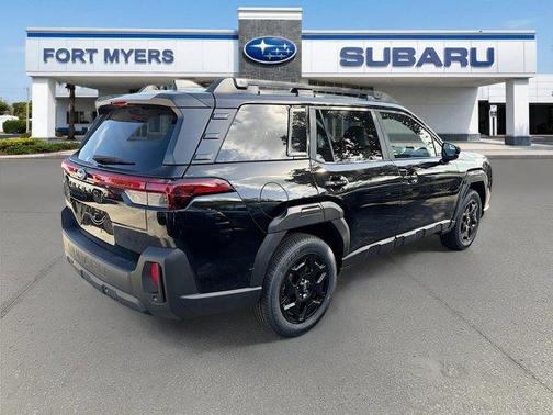 Crystal Black Silica 2026 Subaru Outback Limited