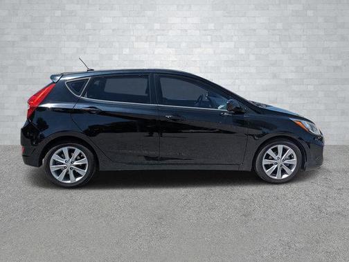 2012 Hyundai Accent SE