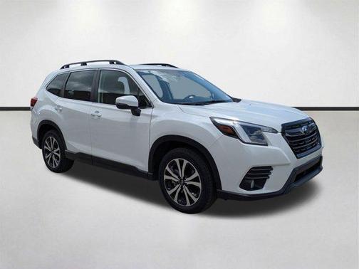 Crystal White Pearl 2023 Subaru Forester Limited