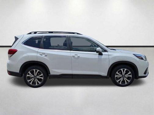 Crystal White Pearl 2023 Subaru Forester Limited