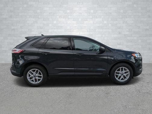 2021 Ford Edge SE