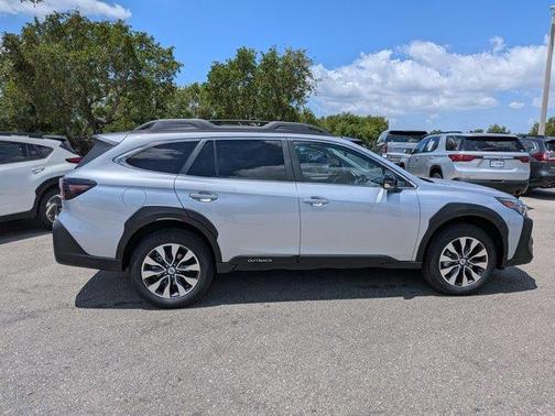 Ice Silver Metallic 2025 Subaru Outback Limited