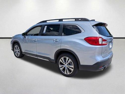 Ice Silver Metallic 2022 Subaru Ascent Limited 7-Passenger