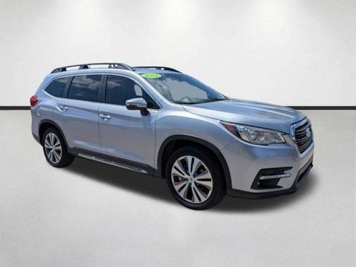Ice Silver Metallic 2022 Subaru Ascent Limited 7-Passenger