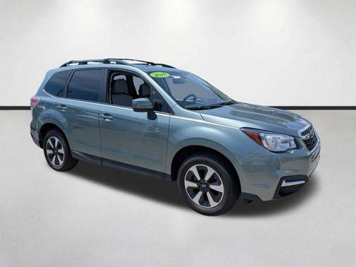 Jasmine Green Metallic 2018 Subaru Forester 2.5i Premium